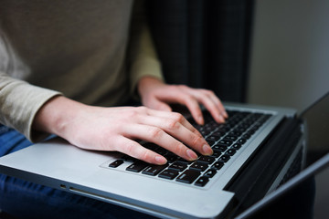 Fototapeta na wymiar Woman using a laptop