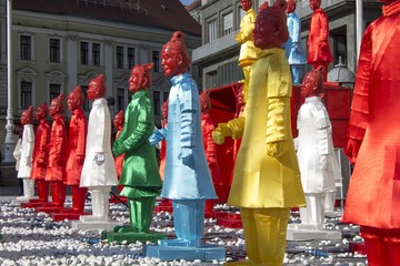 Exhibition of chinese statue in city square 