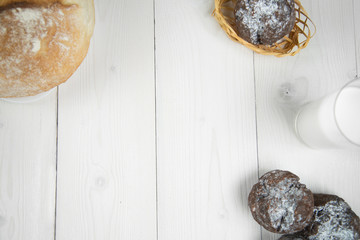milk with chocolate biscuits