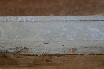 wet cement for build beam of wall