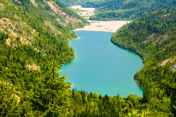 Fototapeta na wymiar Beautiful mountain lake in the Austrian Alps