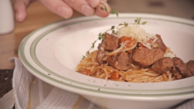 Serve bolognese pasta with beef macro