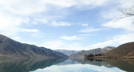 Fototapeta na wymiar Lake with mountains