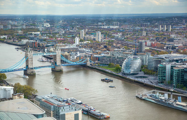 Fototapeta na wymiar LONDON, UK - APRIL 22, 2015: Tower bridge view and River Thames