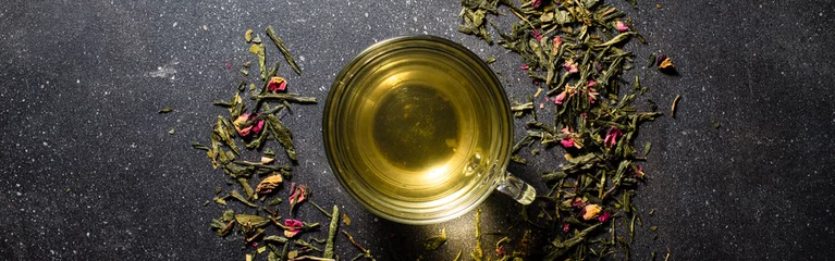 Foto auf gebürstetem Alu-Dibond Tee Cup of tea on dark table