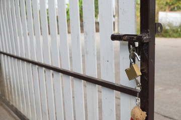 fence with keys