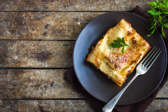  traditional italian lasagna  with minced beef bolognese sauce