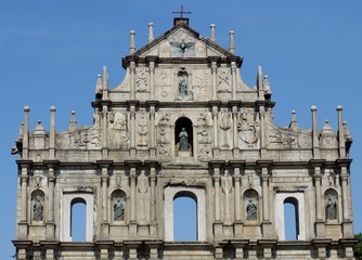 Fototapeta na wymiar The ruins of St. Paul's church built in the historic center of Macau (Macao)