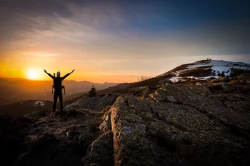 Foto op Plexiglas Alpinisme Het succesconcept van de bergbeklimmer