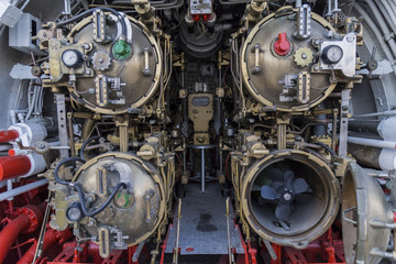 Submarine engine