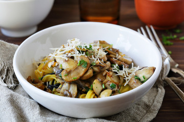 mushrooms pasta with cheese