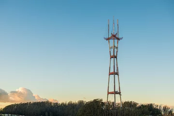 Cercles muraux construction de la ville Famous landmark of San Francisco, Twin Peaks, Sutro TV and radio tower