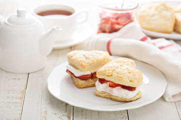 Strawbbery shortcakes with whipped cream