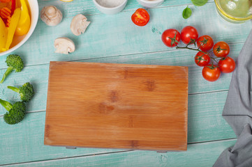 Cherry tomatoes, basil, lemon, mushrooms, pepper, salt and oil
