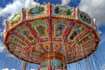 kettenkarussell karussell,Oktoberfest,wiesn,fahrgeschäft, fahrgeschäfte,riesenrad,theresienwiese,