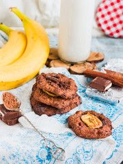 oatmeal cookies with chocolate and banana with almond milk