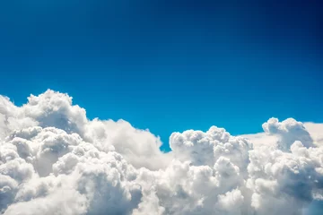 Deurstickers Uitzicht op bewolkte lucht © Pavlo Vakhrushev