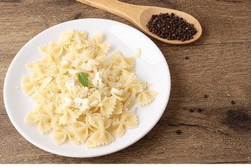 Farfalle pasta with blue cheese