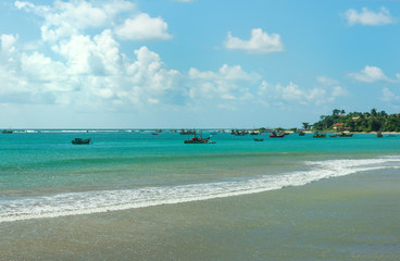 Fototapeta na wymiar Beautiful tropical beach , turquoise ocean water and blue sky.