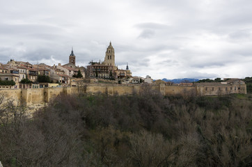 Fototapeta na wymiar Historic centre of Segovia and city walls