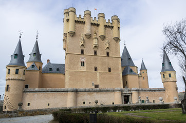 Fototapeta na wymiar Alcazar castle in Segovia 