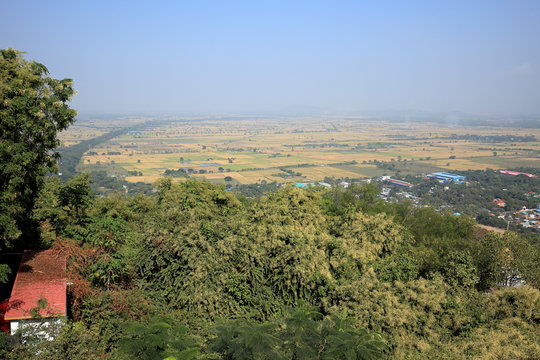 Buddhistische Kloster und Tempelanlagen in Mandaley in Myanmar 