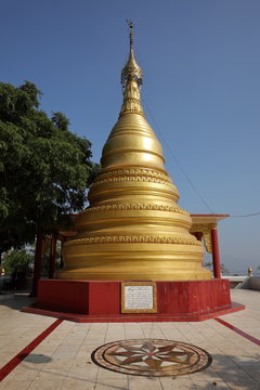 Buddhistische Kloster und Tempelanlagen in Mandaley in Myanmar 