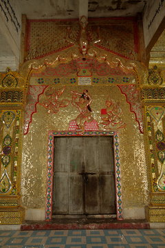 Buddhistische Kloster und Tempelanlagen in Mandaley in Myanmar