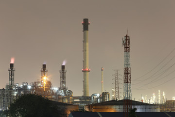 Fototapeta premium Oil refinery in the evening,photography on twilight style.