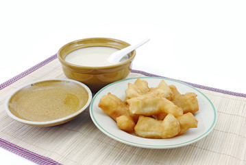 Soybean milk .
