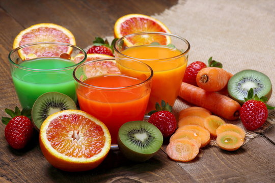 Succo di arancia , carota e kiwi