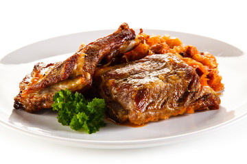 Barbecued ribs with vegetables