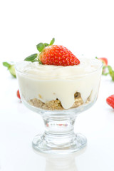 cereal cup yogurt and strawberries
