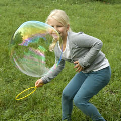 Maedchen, Seifenblasen,