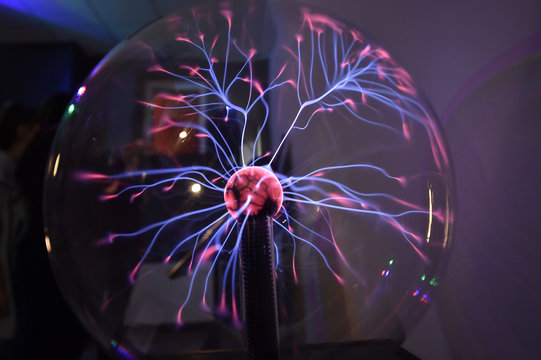 Tesla coil - physics experiment for children 
