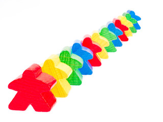 rote Figuren bilden eine Reihe