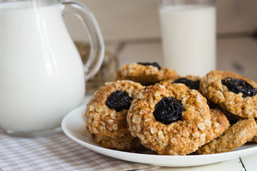 oatmeal and prune cookie