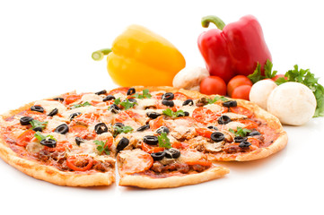 Pizza with ham, pepper and olives