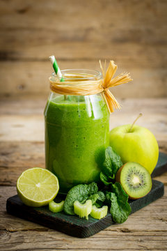 Fresh and healthy green smoothie 