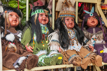 Obraz na płótnie Canvas Native american dolls on market
