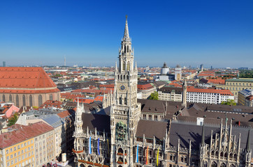 Fototapeta premium ドイツ 青空とミュンヘンの街並み