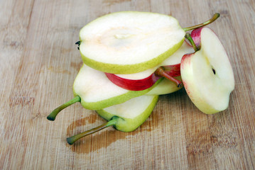 Apples and pears in the stack