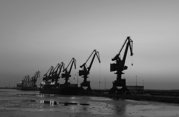 Port gantry crane is working