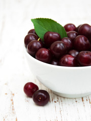 Bowl with cherries