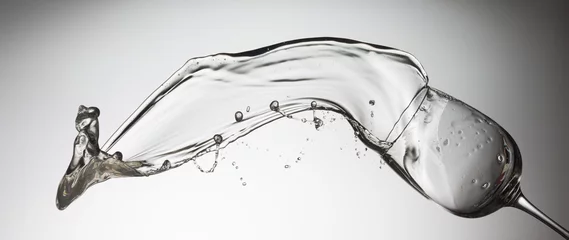 Crédence de cuisine en verre imprimé Eau éclaboussures d& 39 eau du verre à vin