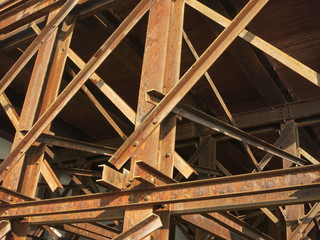 工事現場の鉄骨イメージ