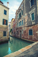 Wasserweg / Gasse in Venedig