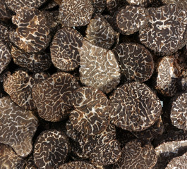 sliced black truffes