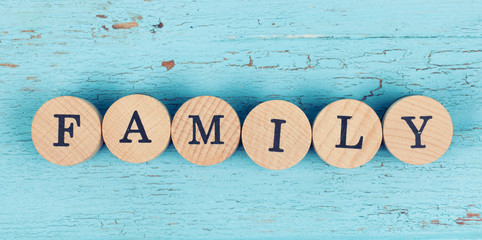Family - Holzbuchstaben