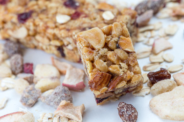a plain muesli bar